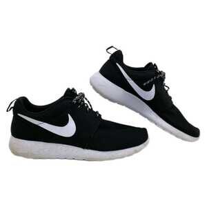 Nike Black Roshe Run Sneakers | Size 8 - Classic Athletic Style